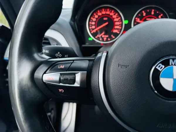 BMW 220 d Pack M Auto 29