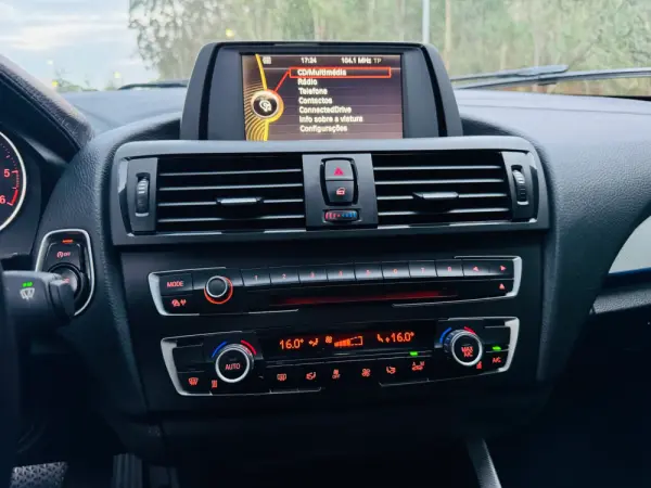 BMW 220 d Pack M Auto 32