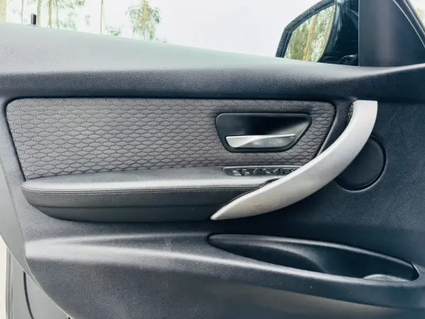 BMW 320 d Touring Auto Pack M 17