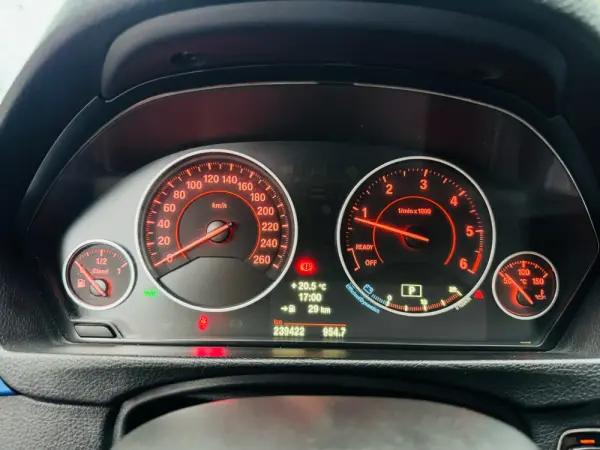 BMW 320 d Touring Auto Pack M 27