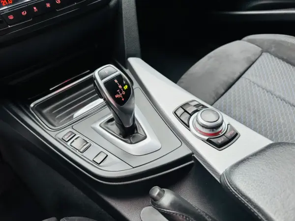 BMW 320 d Touring Auto Pack M 33