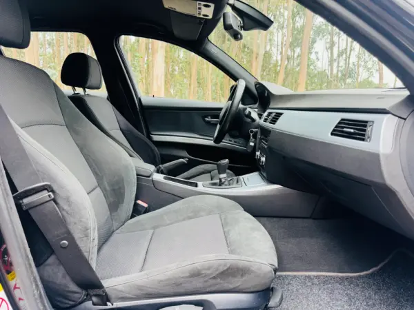 BMW 320 d Touring Pack M 28