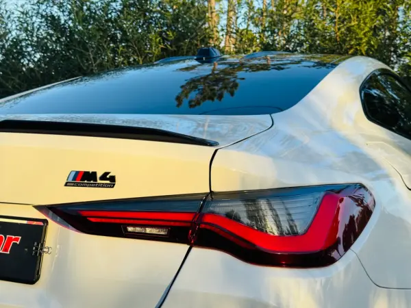 BMW M4 Competition xDrive 17