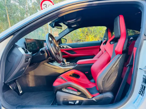 BMW M4 Competition xDrive 28