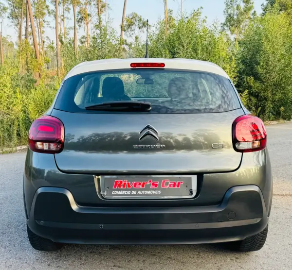 Citroën C3 1.2 PureTech Shine 10
