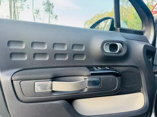 Citroën C3 1.2 PureTech Shine 15