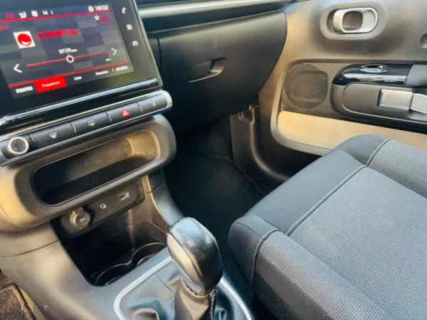 Citroën C3 1.2 PureTech Shine 28