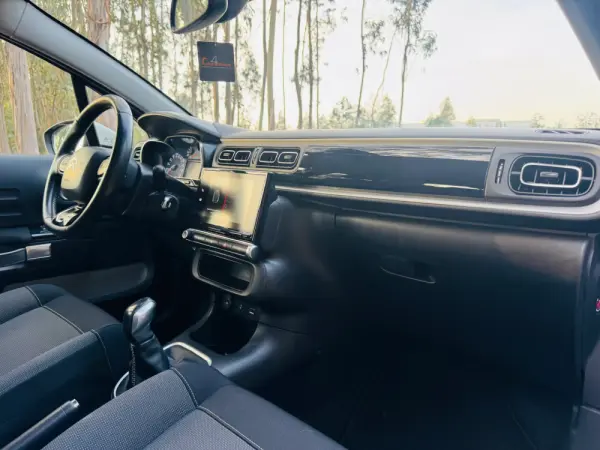 Citroën C3 1.2 PureTech Shine 32