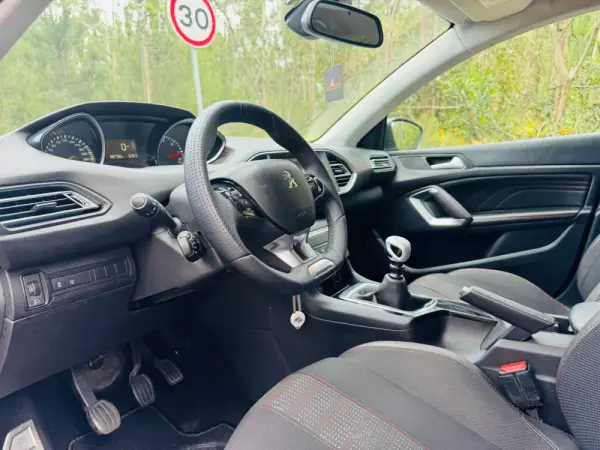 Peugeot 308 SW 1.6 BlueHDi GT Line 18