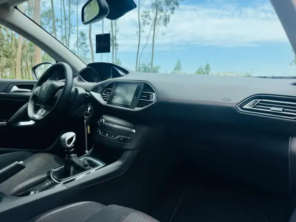 Peugeot 308 SW 1.6 BlueHDi GT Line 28