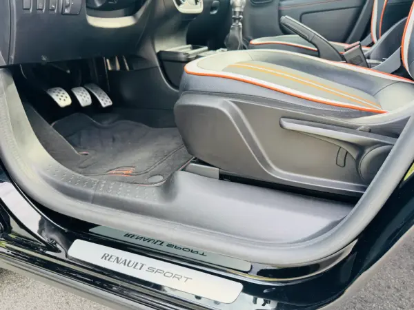 Renault Twingo 0.9 TCe GT 18