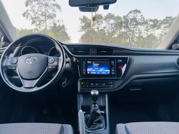 Toyota Auris Touring Sports 1.4 D-4D Comfort+Pack Techno+Pack Sport 31