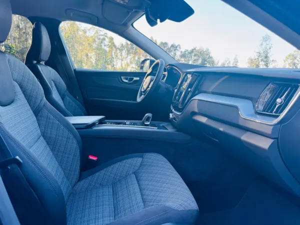 Volvo XC 60 2.0 B4 Inscription Geartronic 44