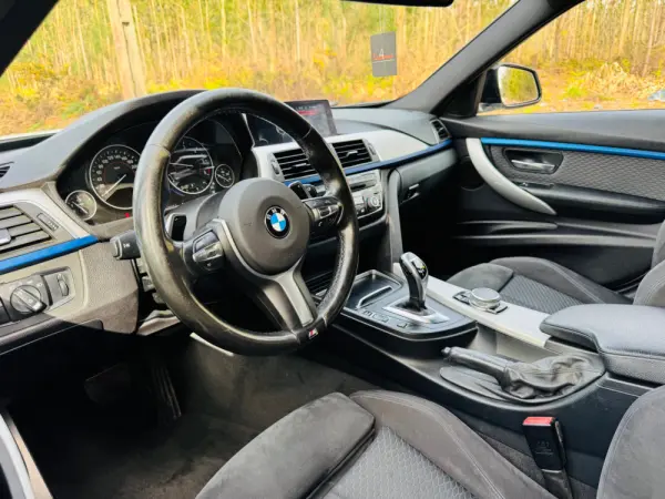 BMW 320 d Pack M Auto 21