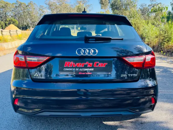 Audi A1 Sportback 25 TFSI SE Business Plus 9