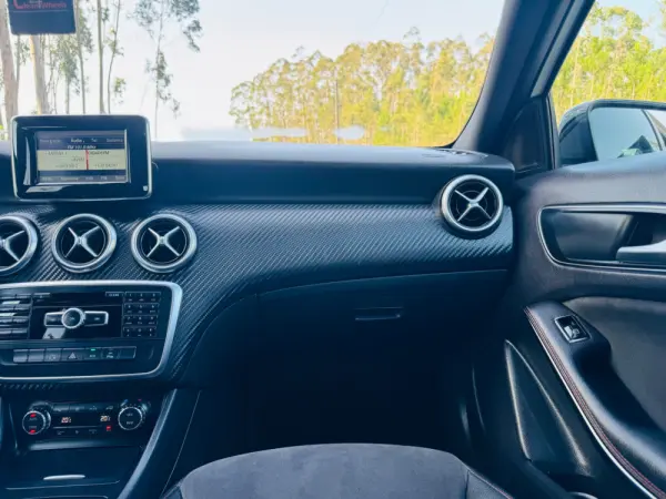 Mercedes-Benz A 180 CDI BE AMG Sport Aut. 32