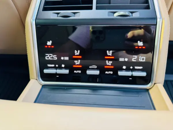 Porsche Panamera Sport Turismo 4 E-Hybrid 64