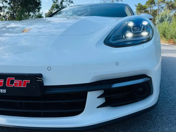 Porsche Panamera Sport Turismo 4 E-Hybrid 7