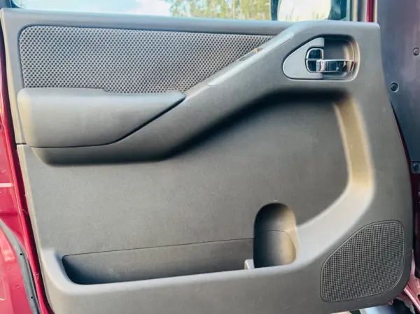 Nissan Navara 2.5 dCi CD SE Eastpak 22