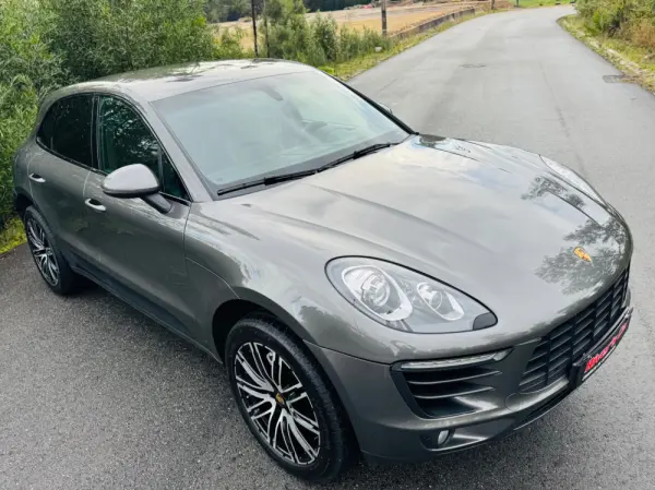 Porsche Macan S 9