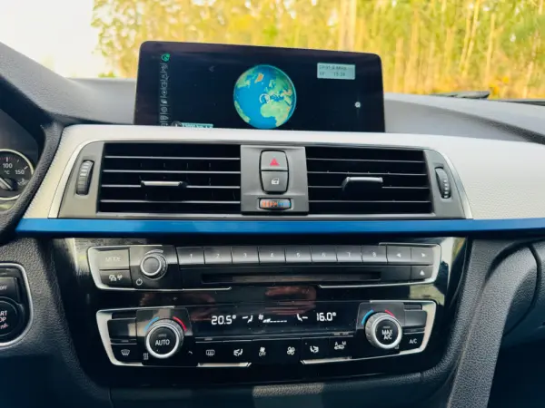 BMW 320 d Pack M Auto 26