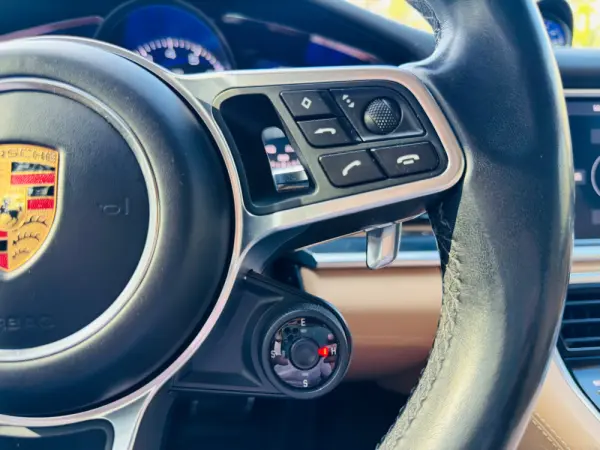 Porsche Panamera Sport Turismo 4 E-Hybrid 34