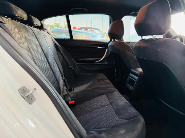 BMW 118 d Pack M 42