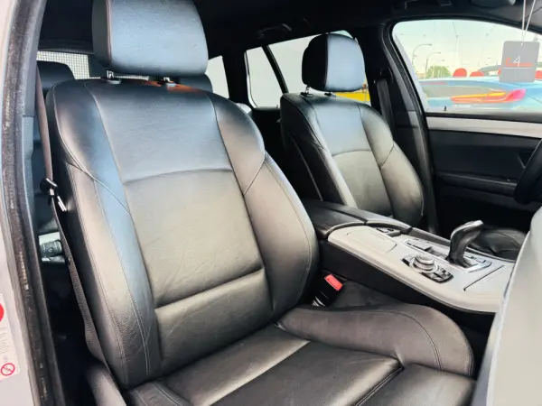 BMW 520 d Pack M Auto 35