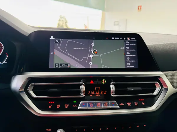 BMW M240i xDrive Auto 31