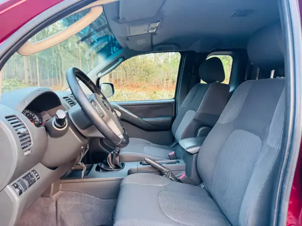 Nissan Navara 2.5 dCi CD SE Eastpak 23