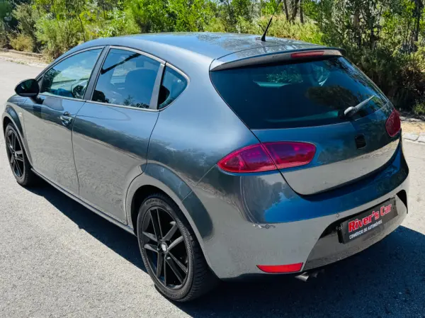 SEAT Leon 2.0 TDI DPF FR 9