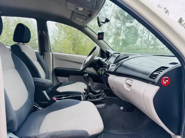 Mitsubishi L200 2.5 DI-D CD Intense AC/JLL 24