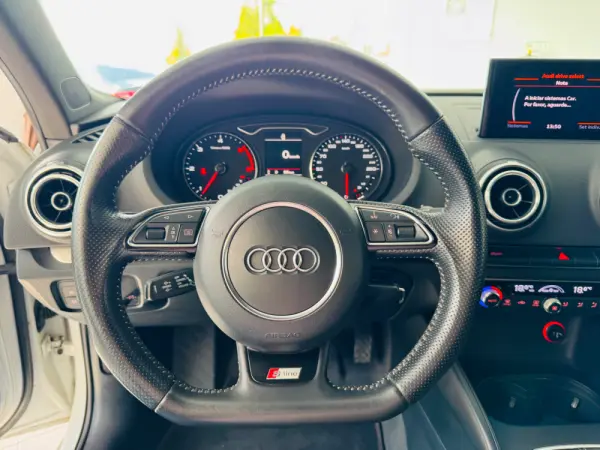 Audi A3 Limousine 2.0 TDI S-line 23