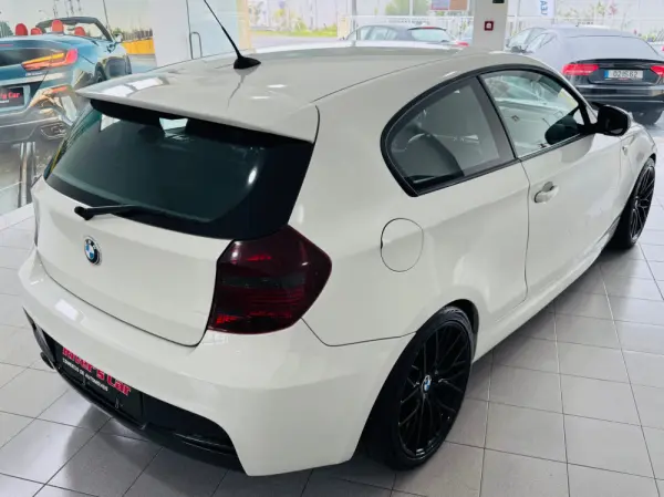BMW 118 d Pack M 10