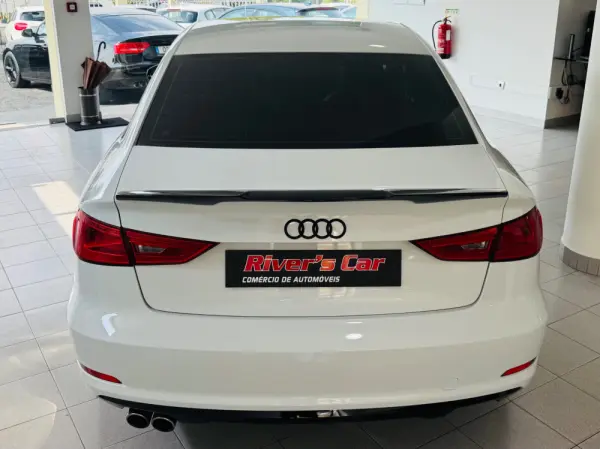 Audi A3 Limousine 2.0 TDI S-line 12