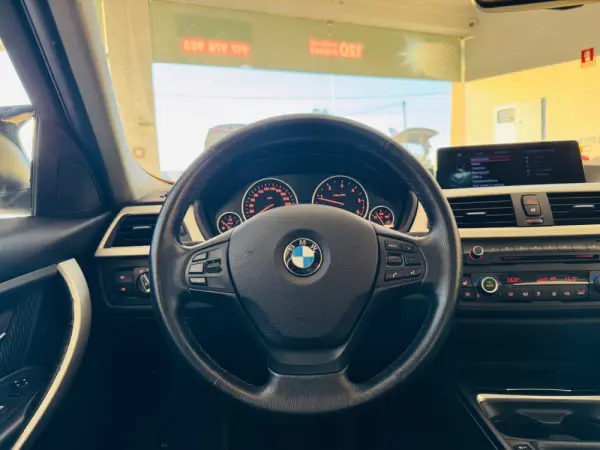 BMW 320 d Sport Line 37