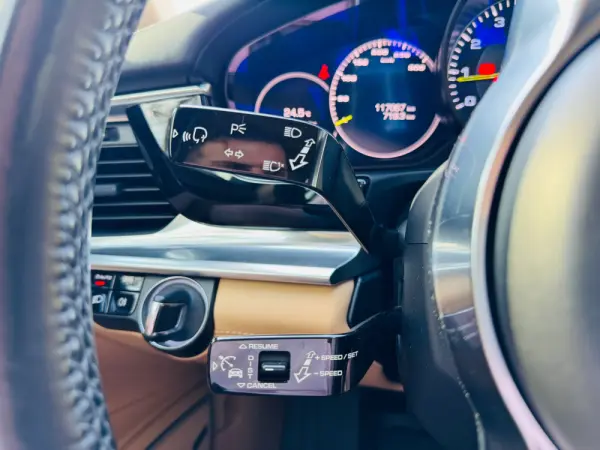 Porsche Panamera Sport Turismo 4 E-Hybrid 35