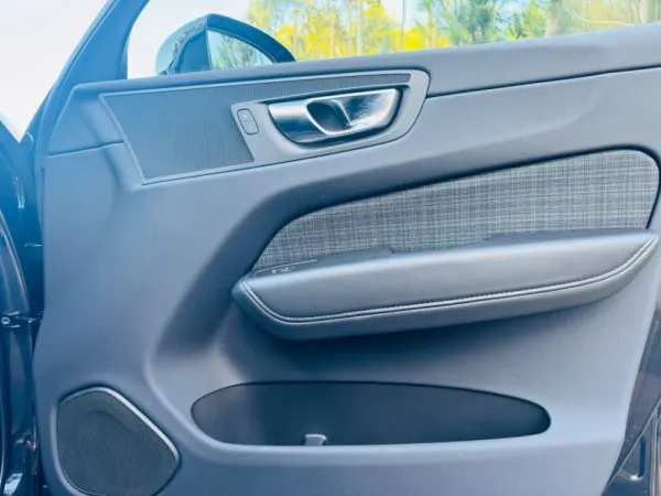 Volvo XC 60 2.0 B4 Inscription Geartronic 48