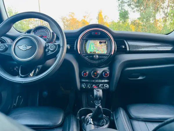 MINI 5 Portas Cooper S 38