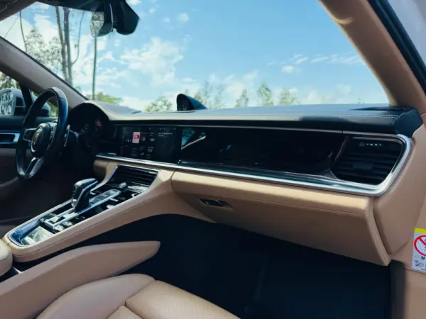 Porsche Panamera Sport Turismo 4 E-Hybrid 53