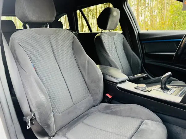 BMW 320 d Pack M Auto 33