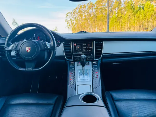 Porsche Panamera Platinum Edition 36