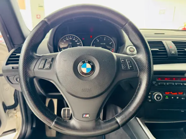 BMW 118 d Pack M 19