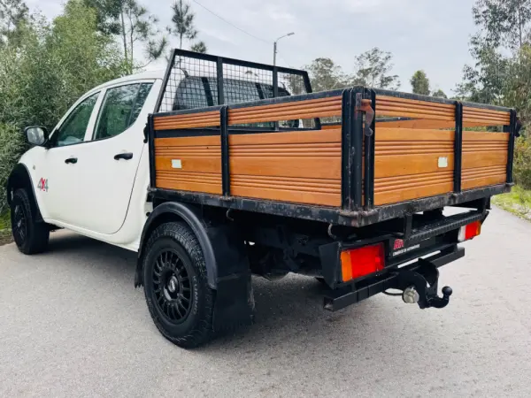 Mitsubishi L200 2.5 DI-D CD Intense AC/JLL 12