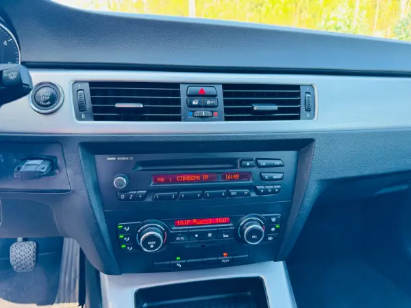BMW 320 d Coupe 28