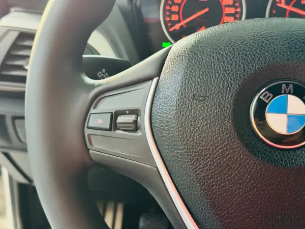 BMW 118 d Pack M 21