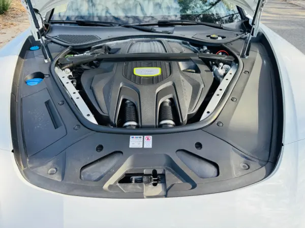 Porsche Panamera Sport Turismo 4 E-Hybrid 74