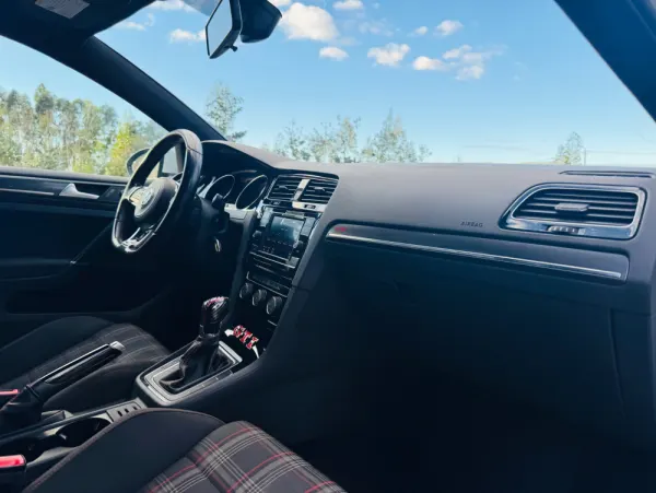 Volkswagen Golf 2.0 TSi GTi DSG Performance 35