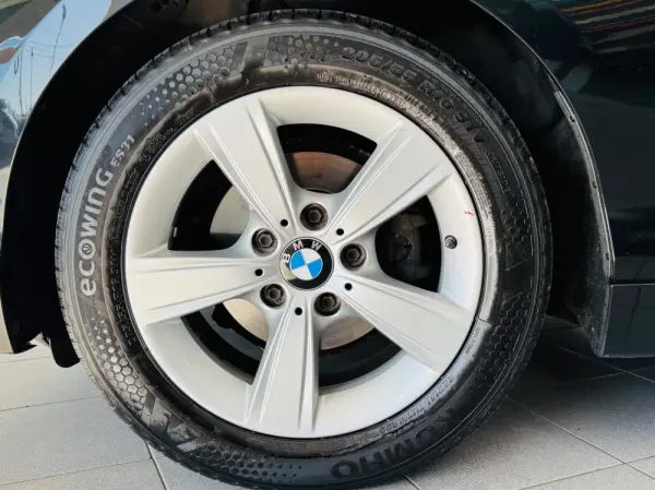 BMW 116 d Sport Line 8
