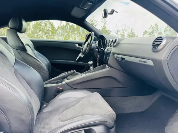 Audi TT Coupé 2.0 TDI quattro S-line 29